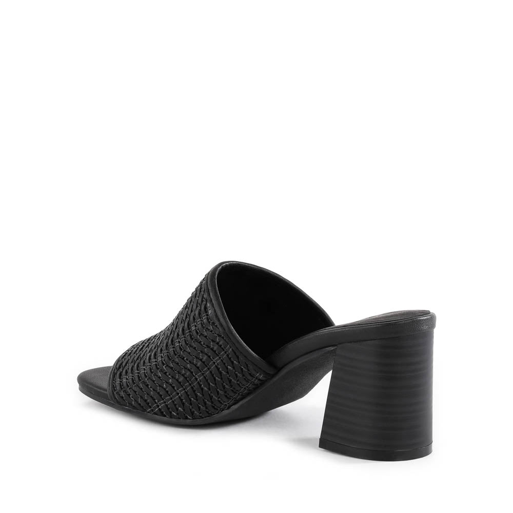 Adapt III Sandal