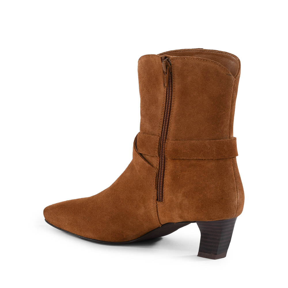 Curtain Call Boot