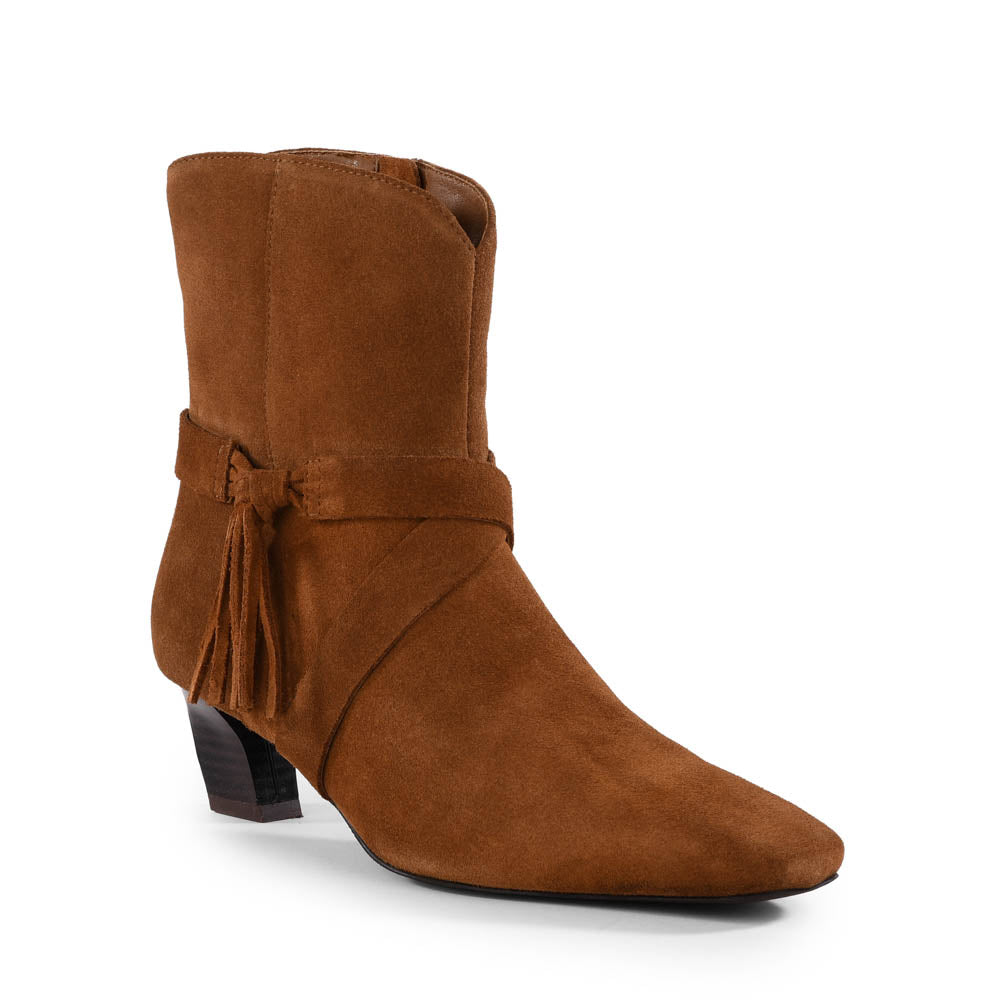 Curtain Call Boot
