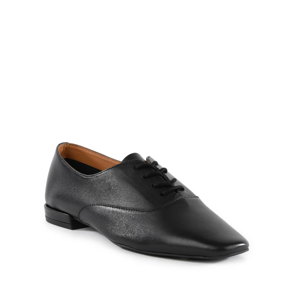 Starlet Flat