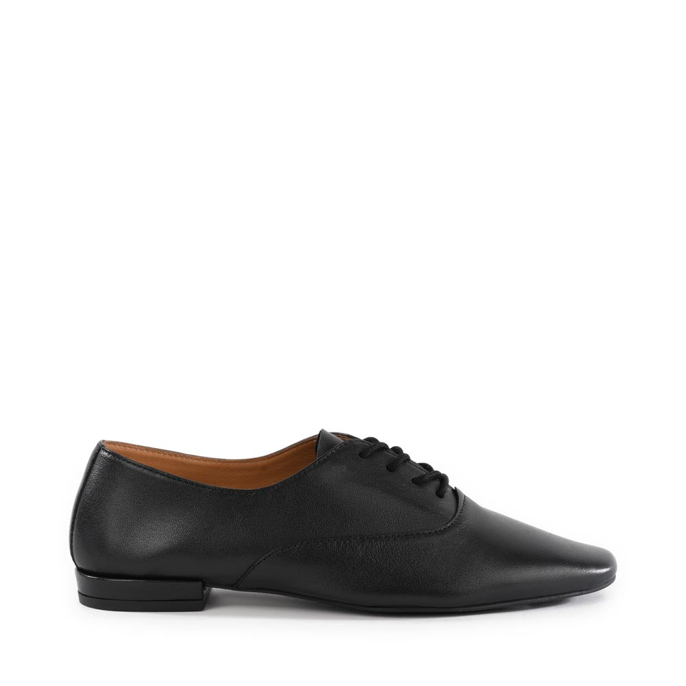 Starlet Flat