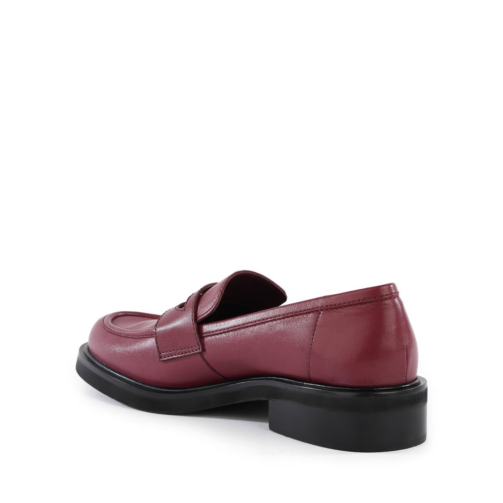 Superior Loafer
